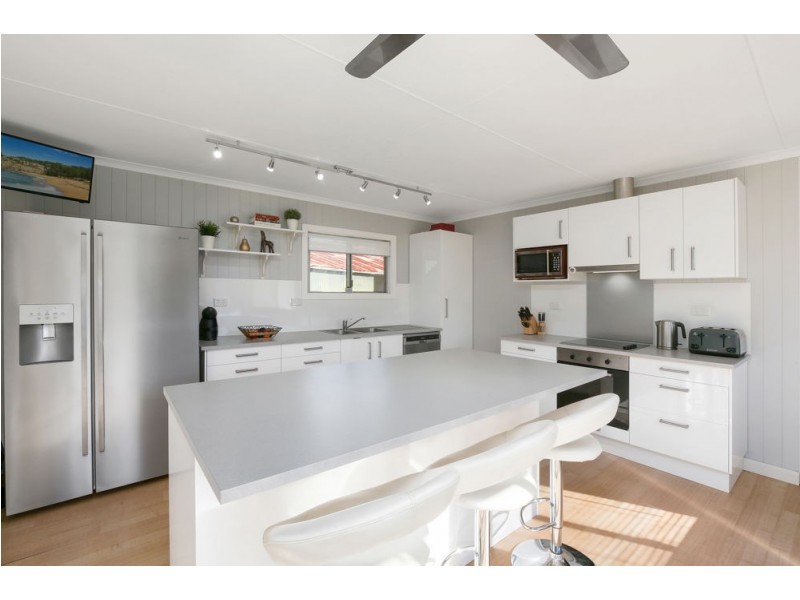 64 Woods Road, Jilliby NSW 2259