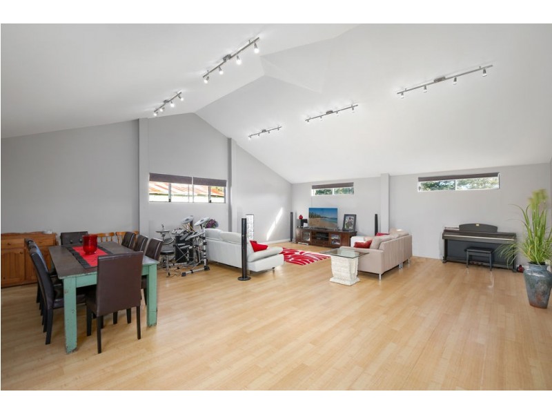 64 Woods Road, Jilliby NSW 2259