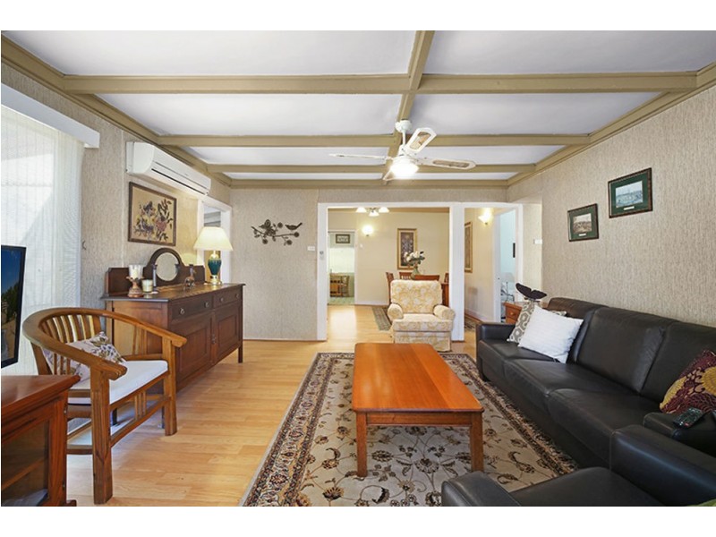 64 Woods Road, Jilliby NSW 2259