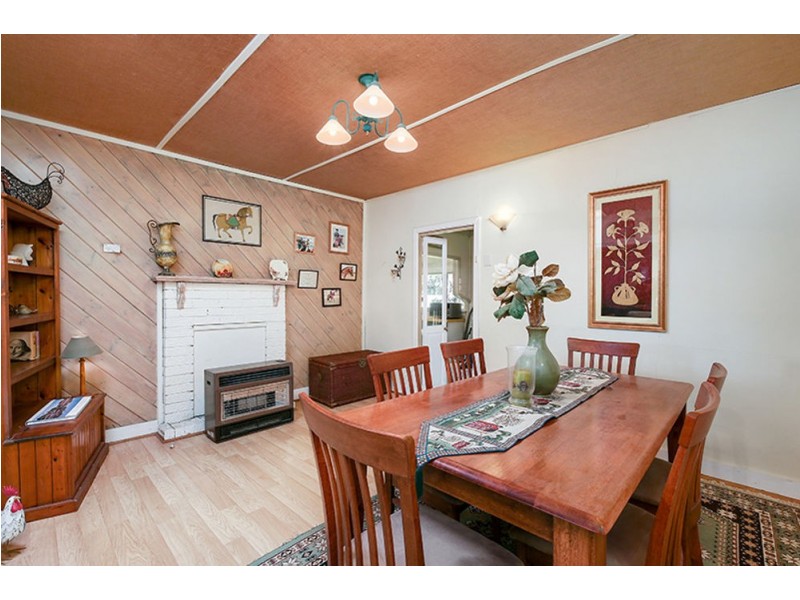 64 Woods Road, Jilliby NSW 2259