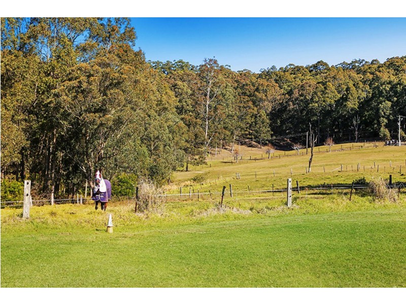 64 Woods Road, Jilliby NSW 2259