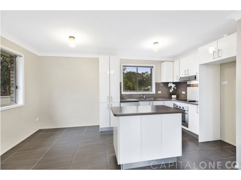 2/35 Warner Avenue, Tuggerawong NSW 2259