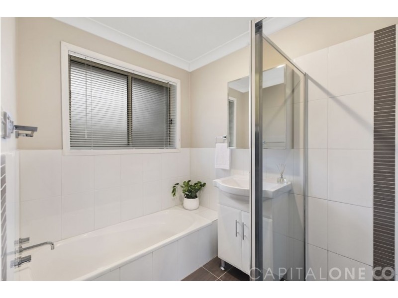 2/35 Warner Avenue, Tuggerawong NSW 2259