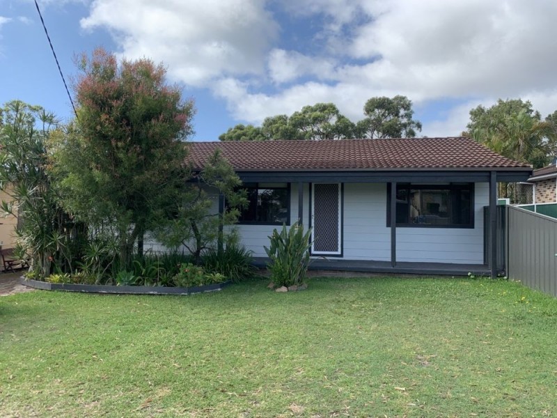 15 Chisholm Avenue, Lake Munmorah NSW 2259