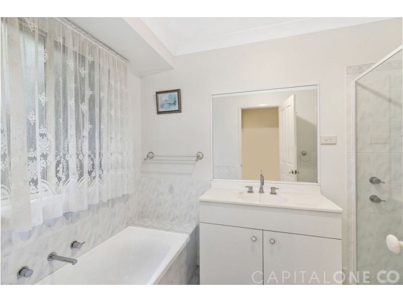 4 Tradewinds Avenue, Summerland Point NSW 2259