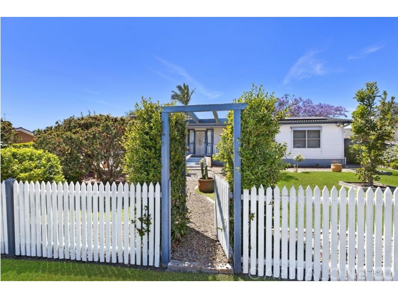 9-11 Pearce Road, Kanwal NSW 2259