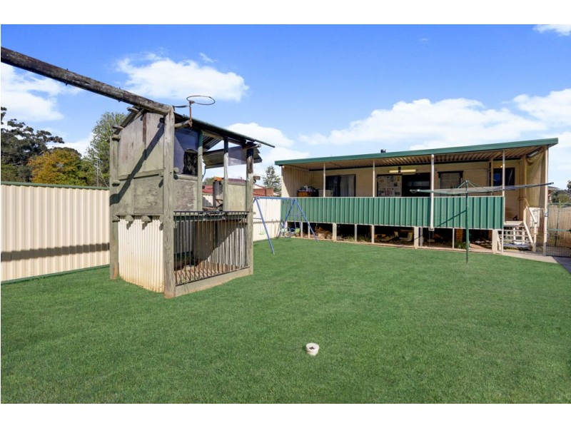 48 Warner Ave, Wyong NSW 2259