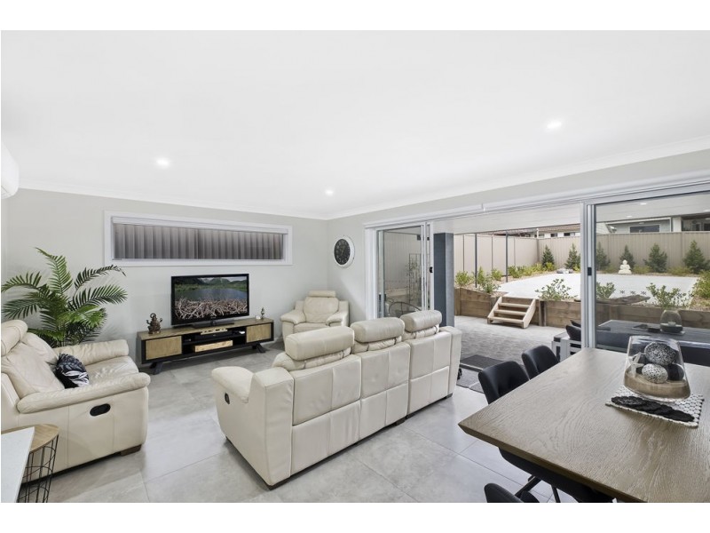 44 Kalulah Avenue, Gorokan NSW 2263