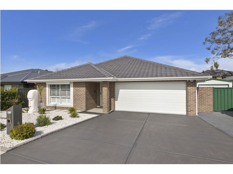 16 Salamander Road, Wadalba NSW 2259