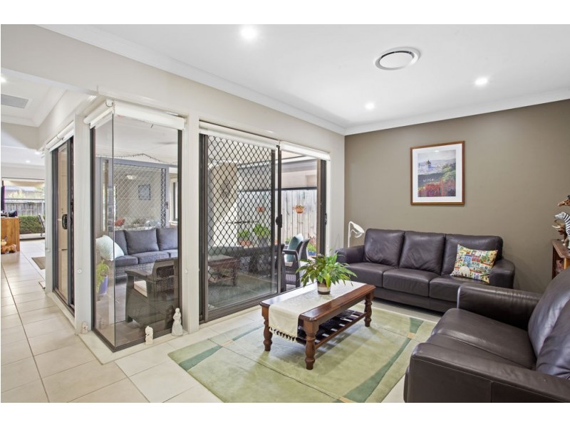 22 Kooindah boulevard, Wyong NSW 2259