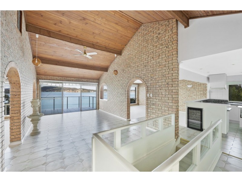 27a Coogee Road, Point Clare NSW 2250