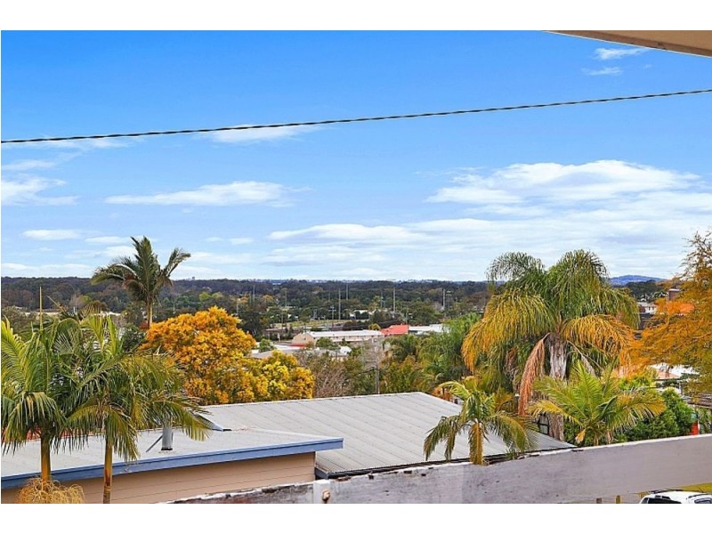 11 Arthur Drive, Wyong NSW 2259