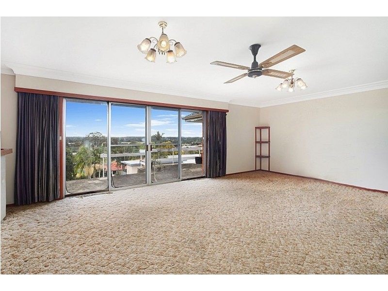 11 Arthur Drive, Wyong NSW 2259