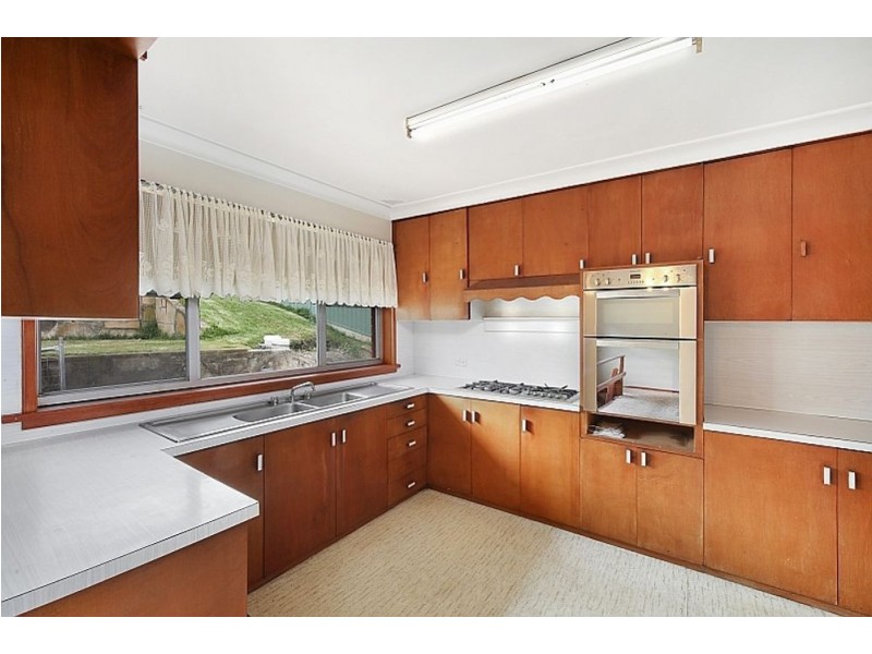 11 Arthur Drive, Wyong NSW 2259