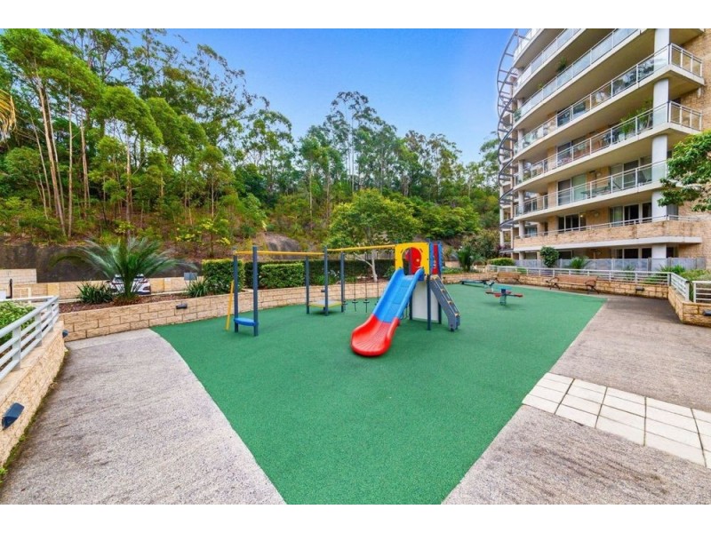 352/80 John Whiteway Drive, Gosford NSW 2250