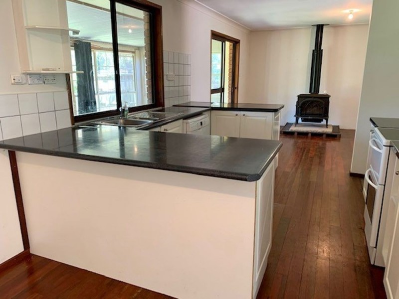 581 Pacific Highway, Wadalba NSW 2259