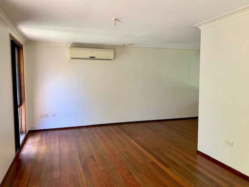 581 Pacific Highway, Wadalba NSW 2259