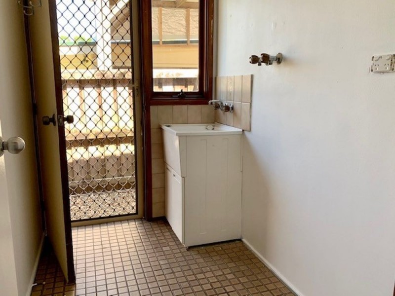 581 Pacific Highway, Wadalba NSW 2259