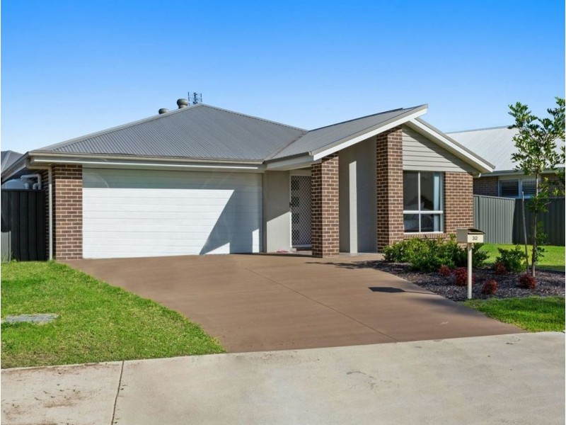 32 Rein Drive, Wadalba NSW 2259