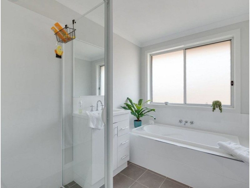 32 Rein Drive, Wadalba NSW 2259