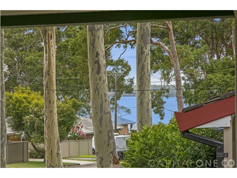 8 Wondaboyne Avenue, Charmhaven NSW 2263