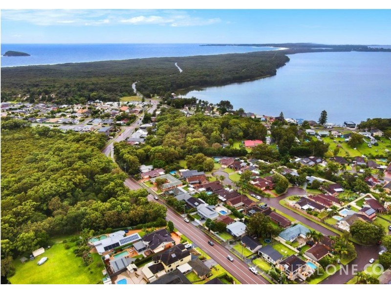 50 Elizabeth Bay Drive, Lake Munmorah NSW 2259