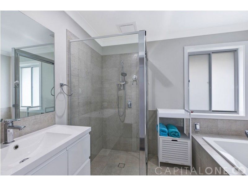 24 Malvina Parade, Gorokan NSW 2263