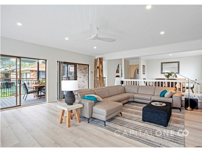 21 Masefield Avenue, Bateau Bay NSW 2261