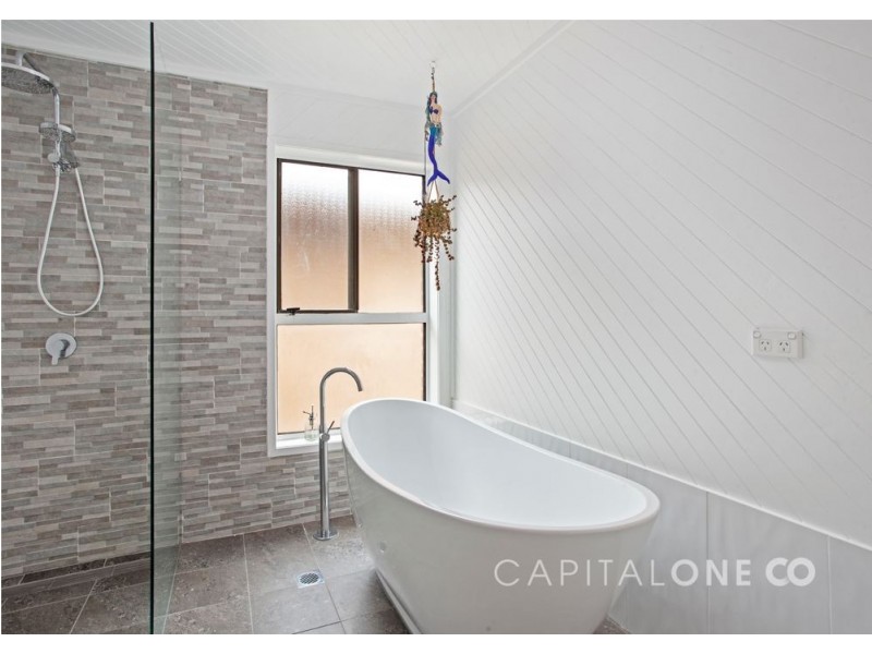 21 Masefield Avenue, Bateau Bay NSW 2261