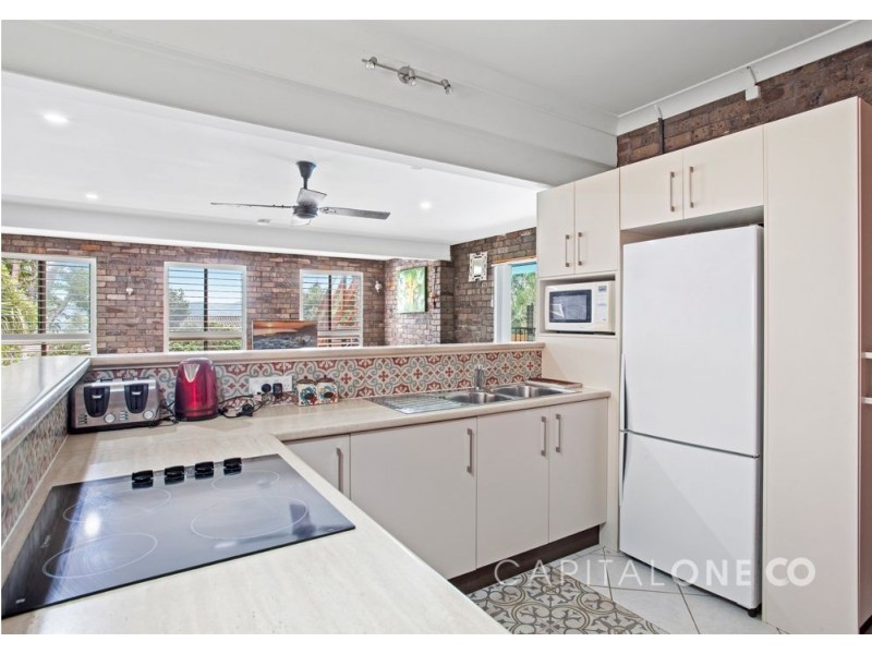 21 Masefield Avenue, Bateau Bay NSW 2261