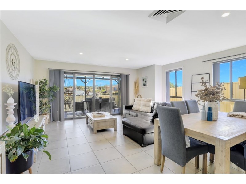 1/17-19 Natasha Place, Woongarrah NSW 2259