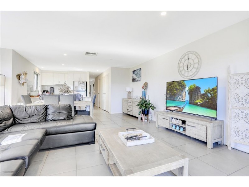 1/17-19 Natasha Place, Woongarrah NSW 2259