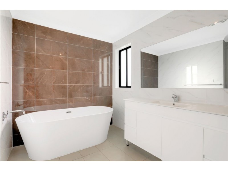 142 Brittania Drive, Watanobbi NSW 2259