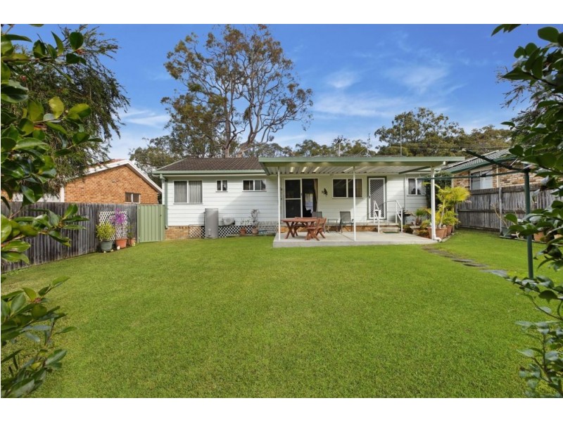 33 Moala Parade, Charmhaven NSW 2263