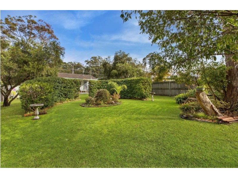 33 Moala Parade, Charmhaven NSW 2263