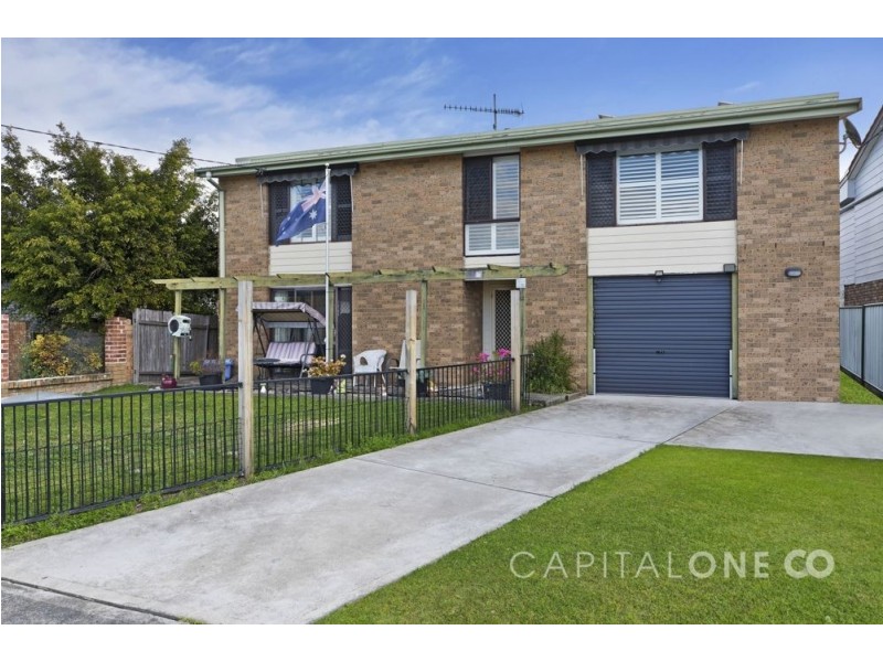 4 Clare Crescent, Berkeley Vale NSW 2261