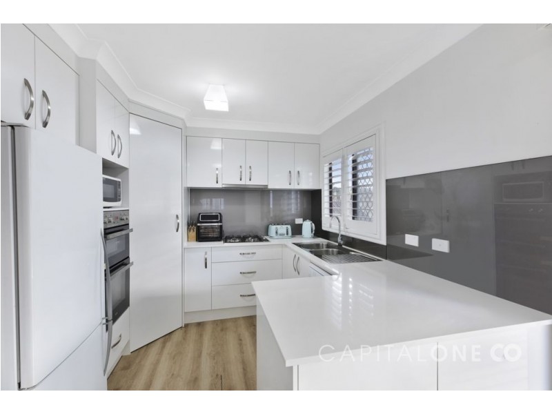 4 Clare Crescent, Berkeley Vale NSW 2261