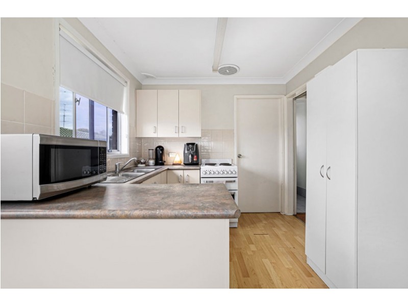 6 Esther Close, Gorokan NSW 2263