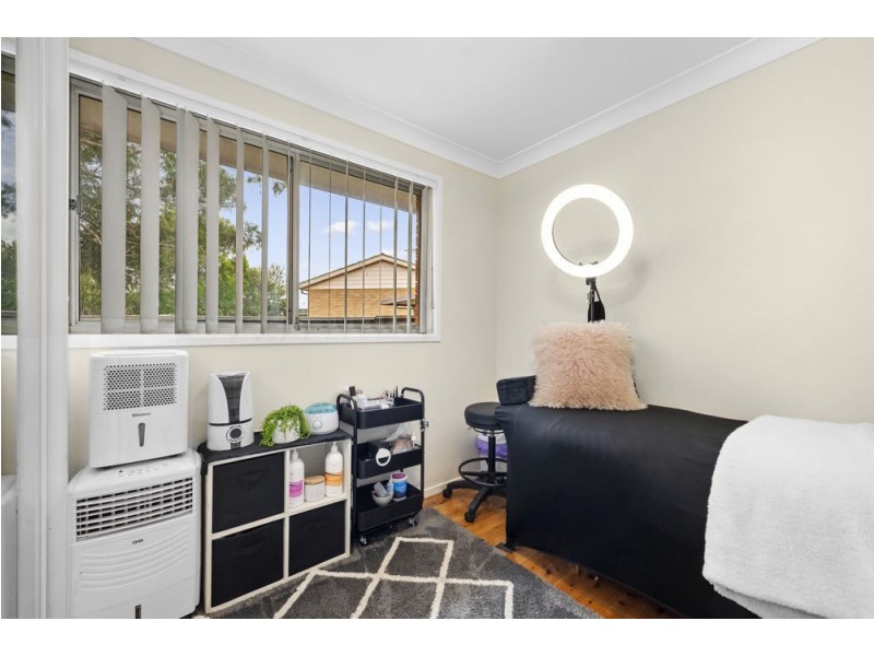 6 Esther Close, Gorokan NSW 2263