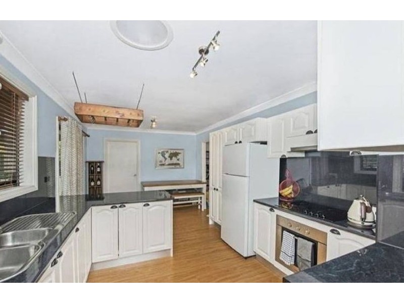 4 Robson Avenue, Gorokan NSW 2263