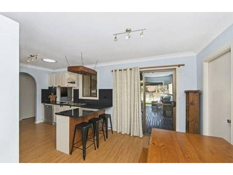 4 Robson Avenue, Gorokan NSW 2263