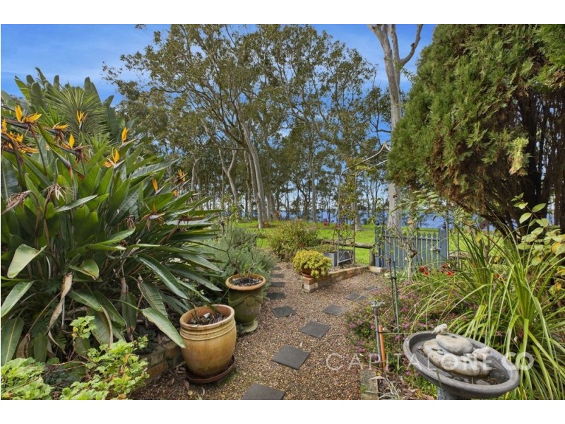 182 Tuggerawong Road, Tuggerawong NSW 2259