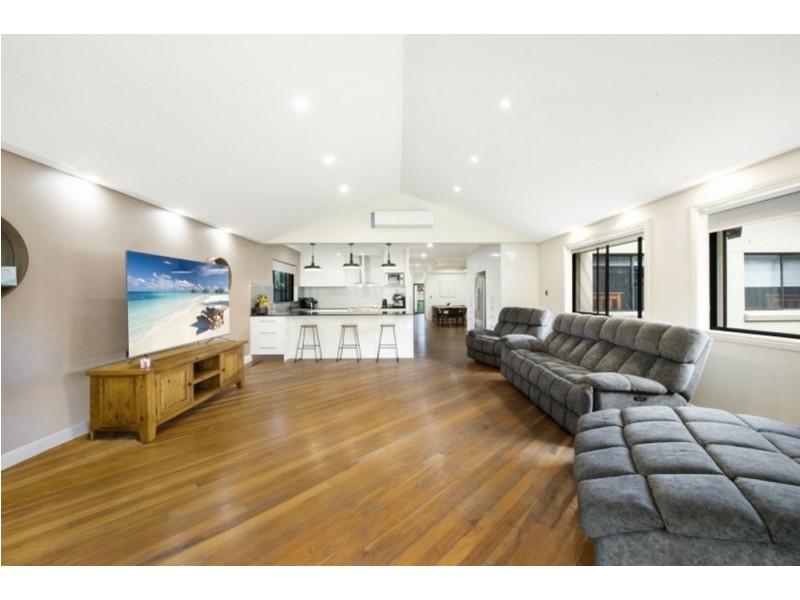 17 Trevally Avenue, Chain Valley Bay NSW 2259