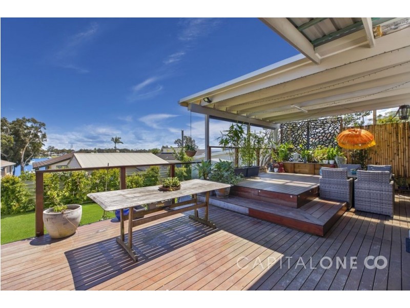 42 Gordon Avenue, Summerland Point NSW 2259