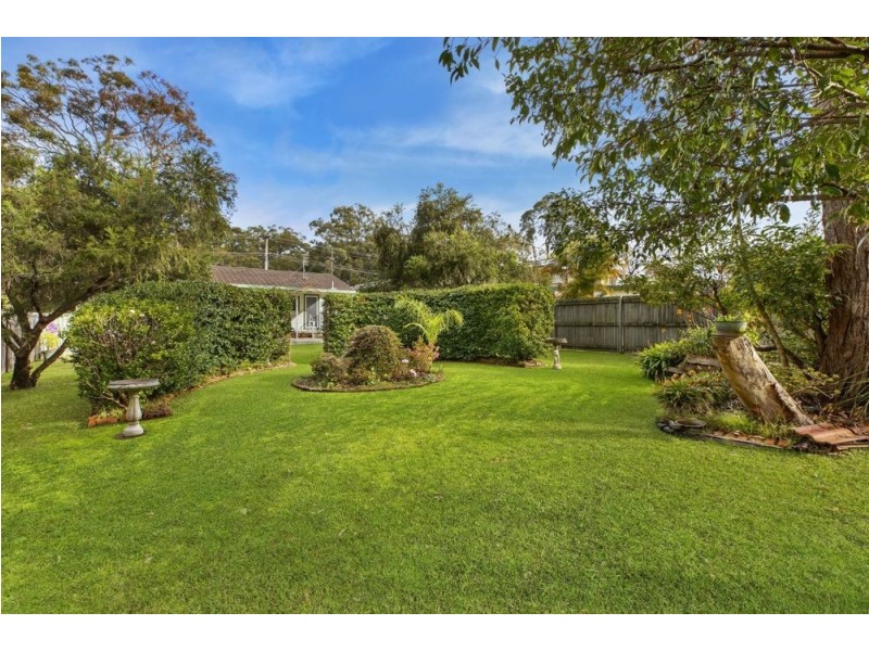 33 Moala Parade, Charmhaven NSW 2263