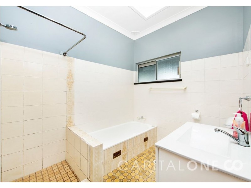 38 Manuka Parade, Gorokan NSW 2263