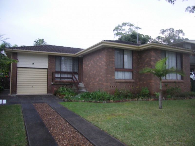 18 Una Avenue, Charmhaven NSW 2263