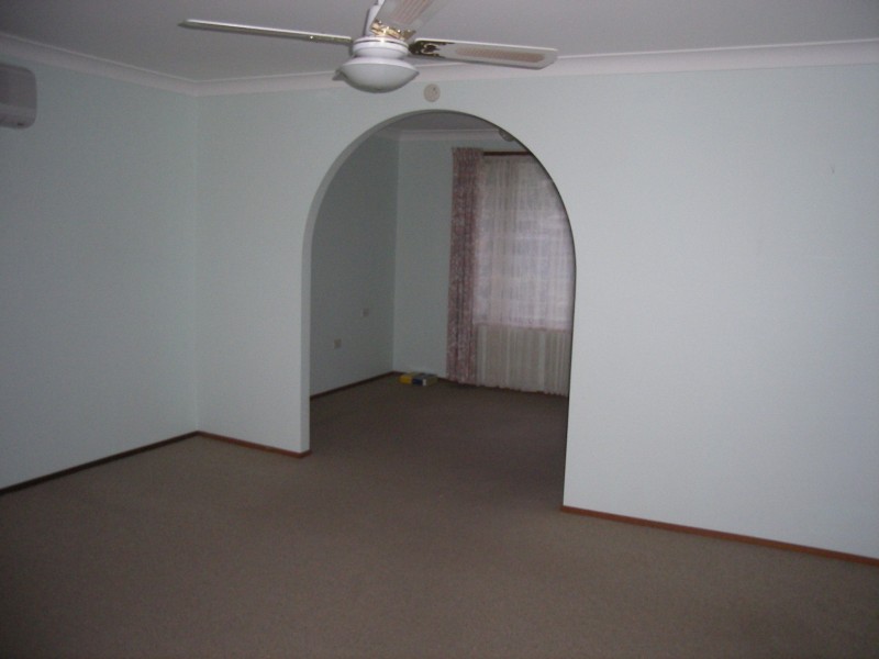 18 Una Avenue, Charmhaven NSW 2263