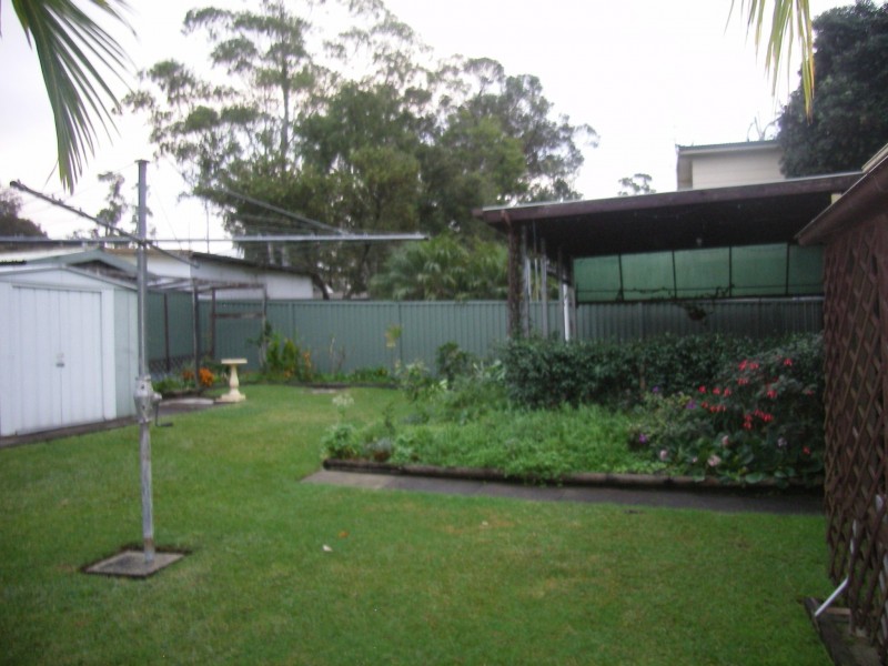 18 Una Avenue, Charmhaven NSW 2263
