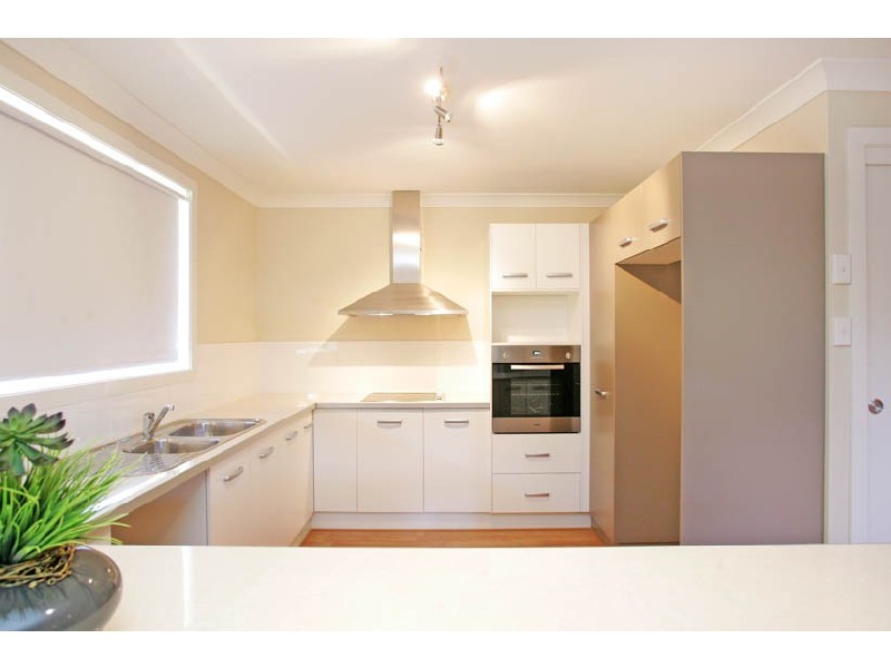 2/44 Goobarabah Ave, Gorokan NSW 2263